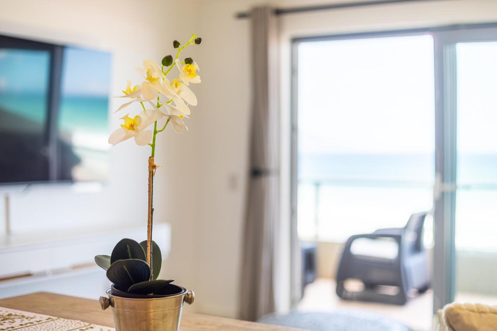 Sea Spray B303 By Ctha * Cape Town